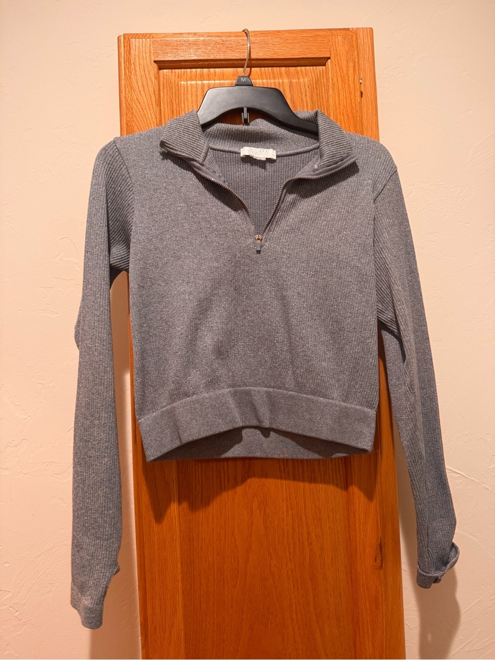 Cropped Gray Ribbed Half-Zip Athletic Pullover